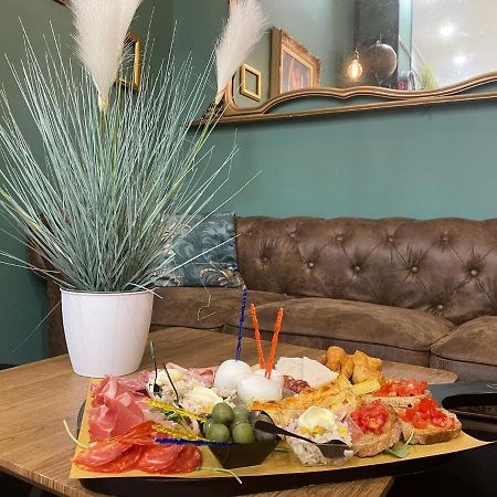 B&B Caffe Retro' Чистерна-ди-Латина Экстерьер фото