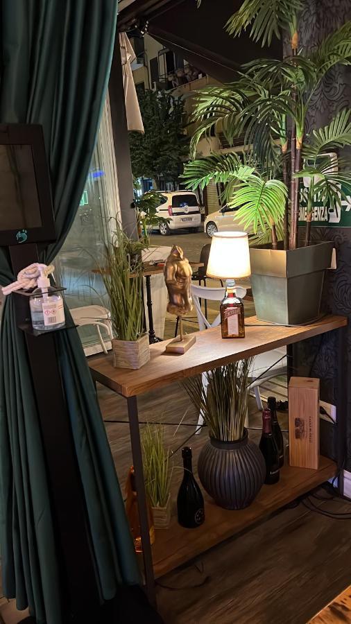 B&B Caffe Retro' Чистерна-ди-Латина Экстерьер фото