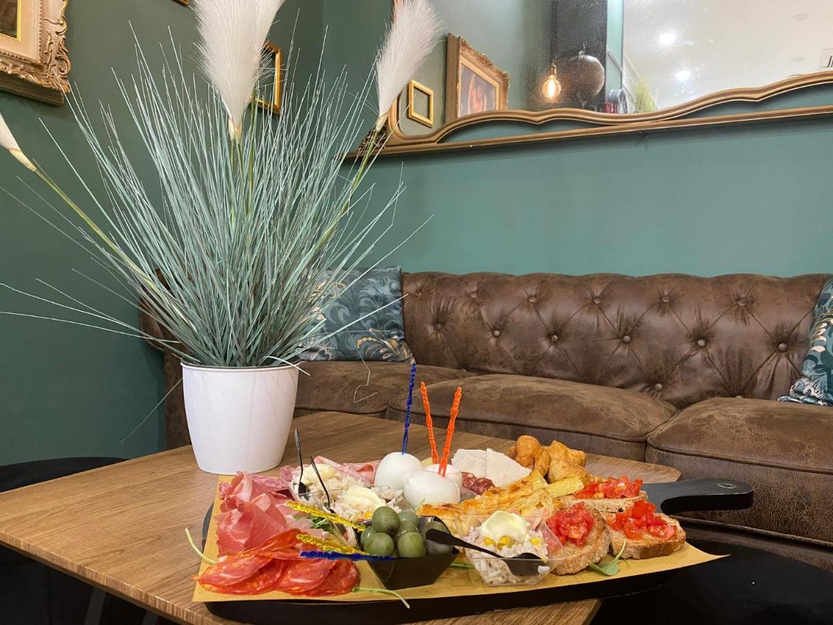 B&B Caffe Retro' Чистерна-ди-Латина Экстерьер фото